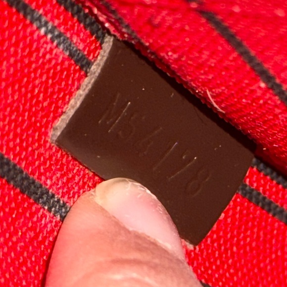 Louis Vuitton Neverfull MM Pouch Damier Ebene Brown Checkered Wristlet - Picture 3 of 16